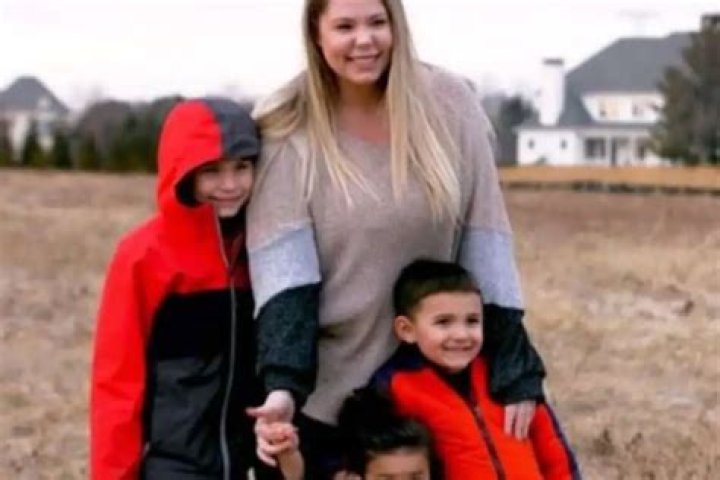 Teen Mom Star Kailyn Lowry Sprains Ankle And Is Now On Crutches While Pregnant With Baby Number Four