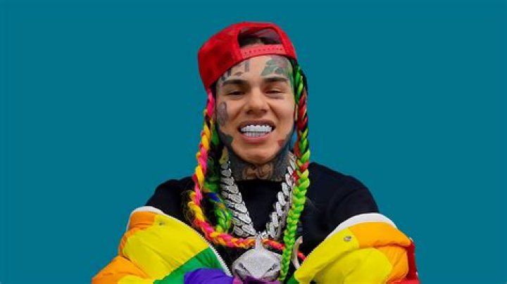 Tekashi 6ix9ine Jokes That He’s Surprised He Hasn’t Been Killed Yet