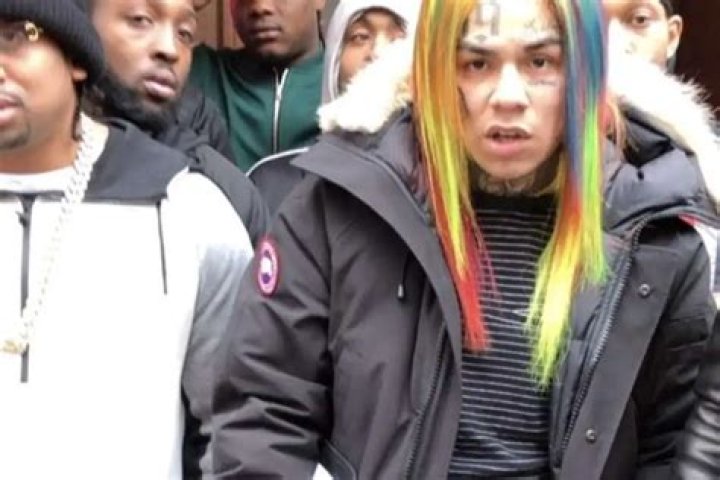 Tekashi 6ix9ine May Have Violated His Parole With Snoop Dogg Post
