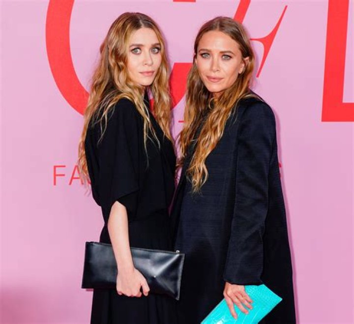 The Olsen Twins, Mary-Kate And Ashley Olsen, Have A Great Time At The Row’s Paris Fashion Week