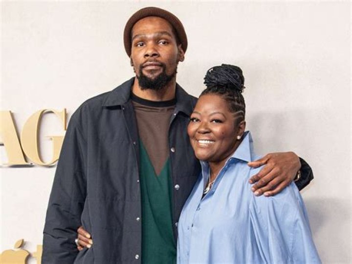 This Is Us Producer Breaks Down Kate’s Baby Drama And Kevin’s Relapse