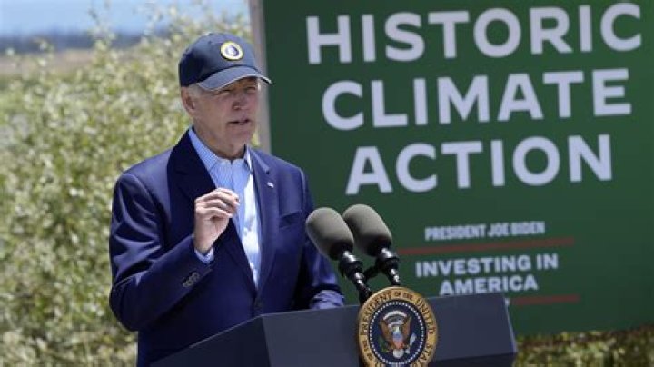 Thom Yorke Sarcastically Admits He’s Hypocritical For Supporting Climate Change Initiatives While Also Flying Around In Private Jets