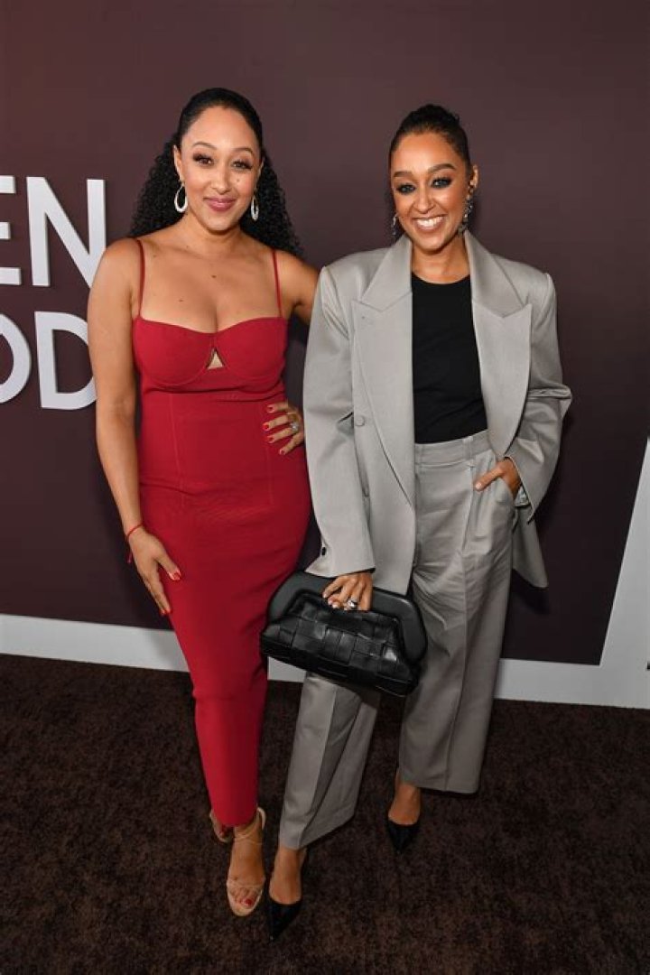 Tia And Tamera Mowry Pay Tribute To Their Late Grandmother