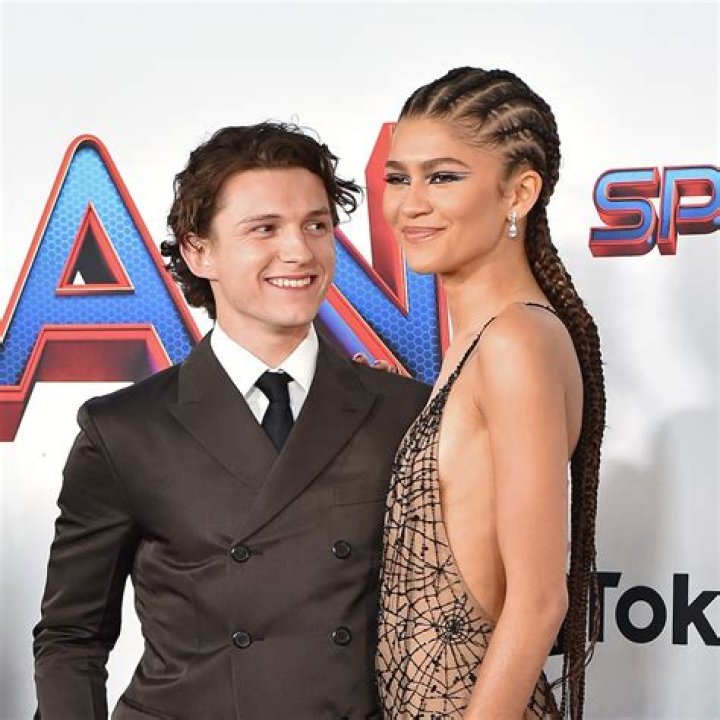 Tom Holland loves Zendaya’s new cover for Vogue Italy