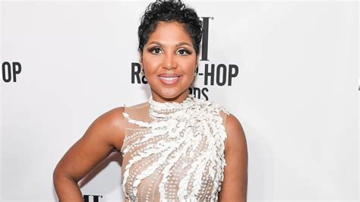 Toni Braxton Is Tricked By Her Sister Towanda In A Hilarious Birthday Surprise (Video)