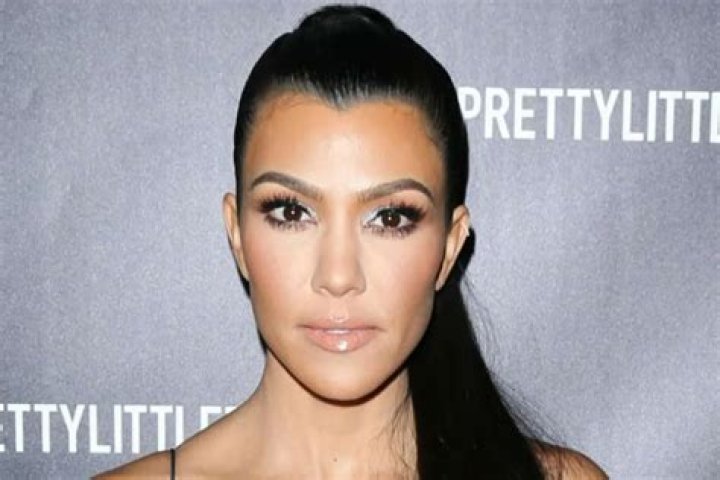 Top Plastic Surgeons Slam Kourtney Kardashian’s ‘All-Natural Face’ Claims