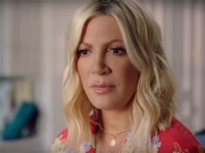 Tori Spelling Gets Emotional On Beverly Hills 90210 Reboot Set Calls Show A ‘Do Over’