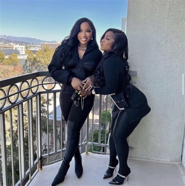 Toya Johnson’s Daughter, Reginae Carter Looks Amazing In This Jaw-Dropping Skin-Tight Black Outfit