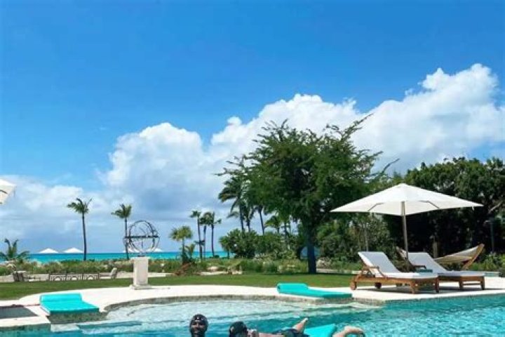 Tristan Thompson Has Fun At The Pool With Rob Kardashian