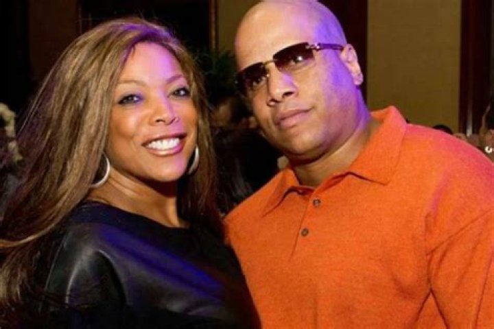 Wendy William’s Friends Are Begging Her To Leave Controlling Cheater Kevin Hunter