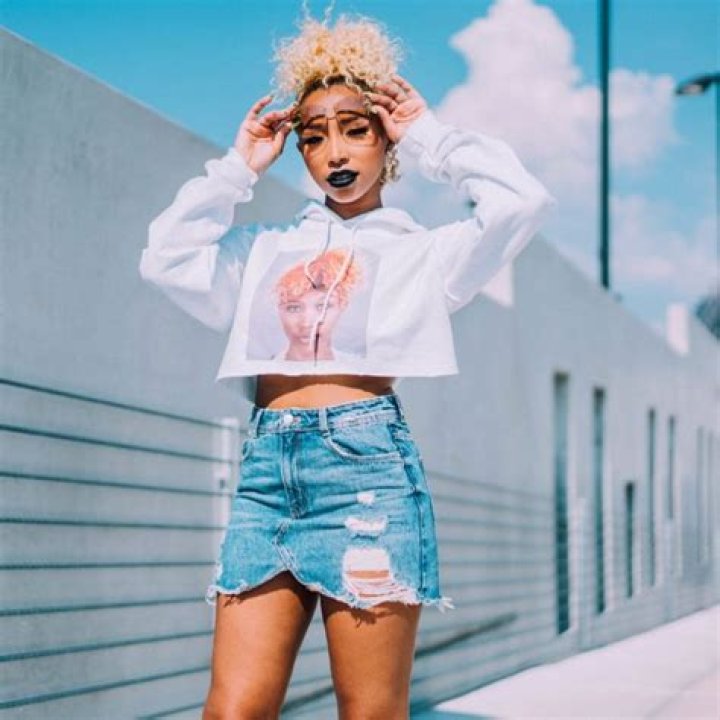 Zonnique Pullins Is Killing It In A Fashion Nova Dress While Being Forced By Friends To Do This Challenge