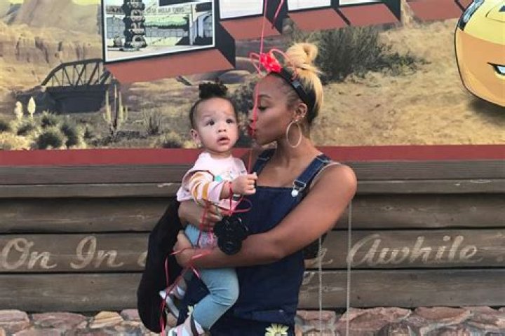Zonnique Pullins Poses With Her Sister, Heiress Harris – See The Gorgeous Photo Here